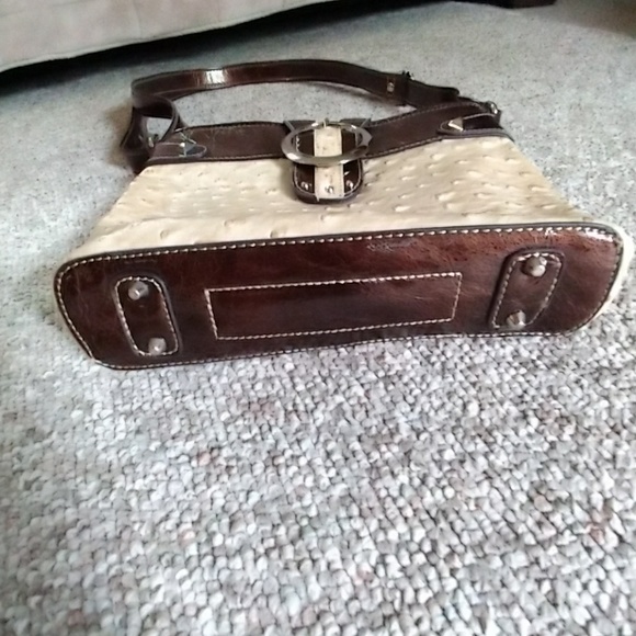 MC Marc Chantal Ostrich Embossed crossbody purse - Picture 3 of 7